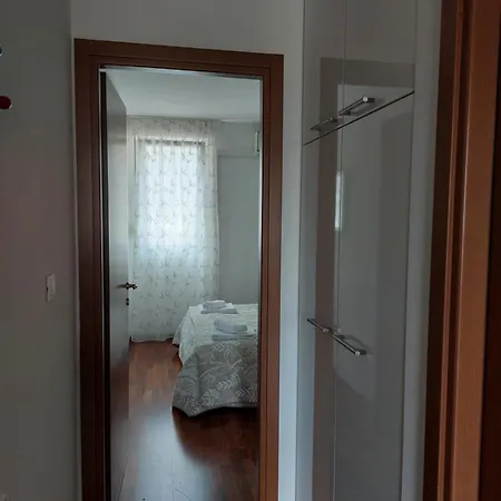Toni - Apartment U Kvartu Znjan S Pogledom Na More Διαμέρισμα