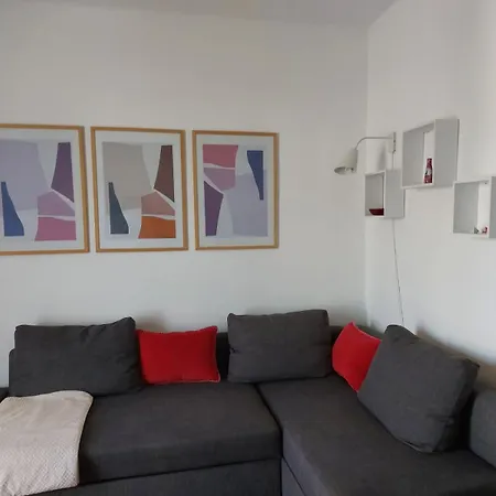 Toni - S Pogledom Na Apartamento